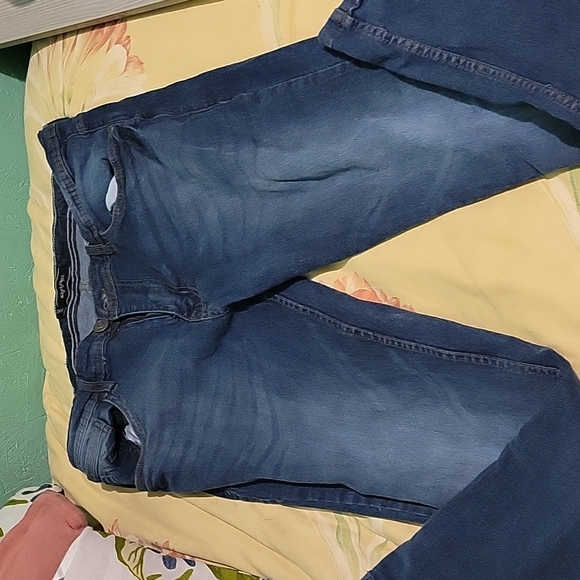 Jeans - Picture 1 of 2